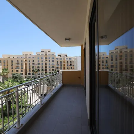 Stylish 3 Bed Partial Seaview * Сент Джулианс