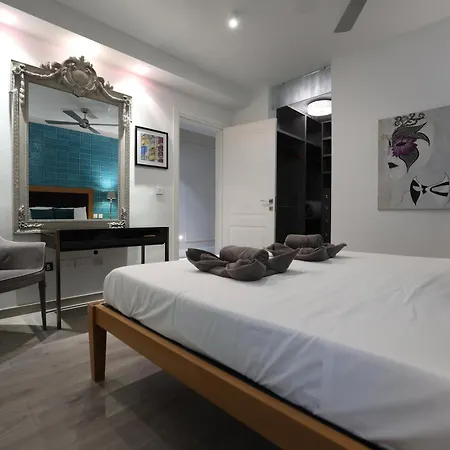 Stylish 3 Bed Partial Seaview *