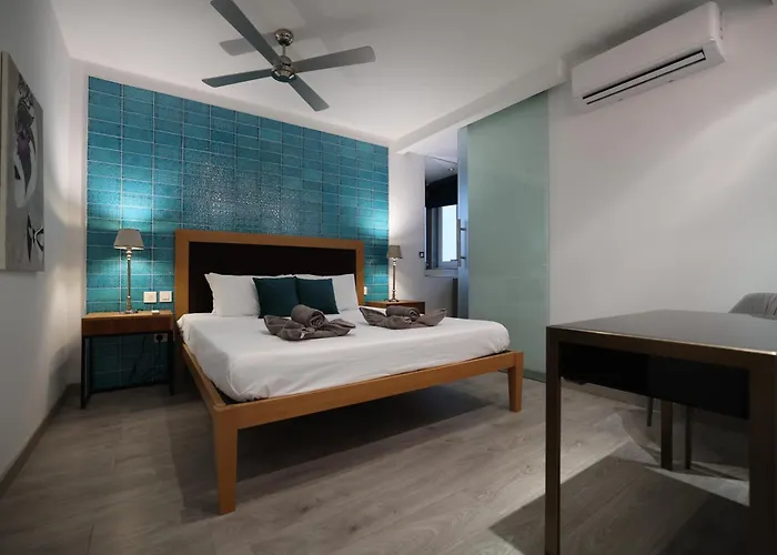 Apartment Stylish 3 Bed Partial Seaview *