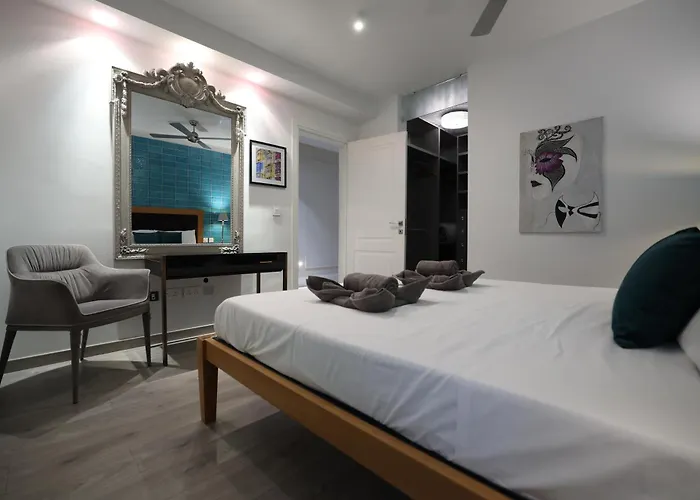 Stylish 3 Bed Partial Seaview *