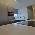 Stylish 3 Bed Partial Seaview Διαμέρισμα