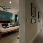 Stylish 3 Bed Partial Seaview Lejlighed