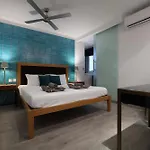Διαμέρισμα Stylish 3 Bed Partial Seaview *