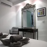Stylish 3 Bed Partial Seaview Διαμέρισμα *