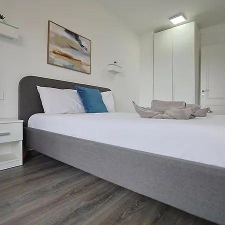 Urban St Julians 3Br With Sea Glimpse