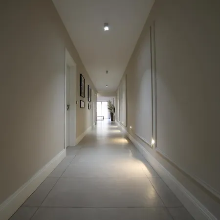 Stylish 3 Bed Partial Seaview *