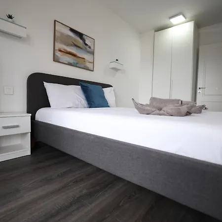 Stylish 3 Bed Partial Seaview * سانت جوليان