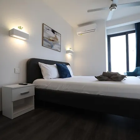 Urban St Julians 3Br With Sea Glimpse Apartament