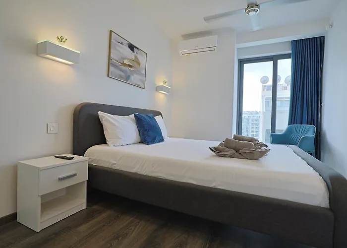 Stylish 3 Bed Partial Seaview Saint Julian's