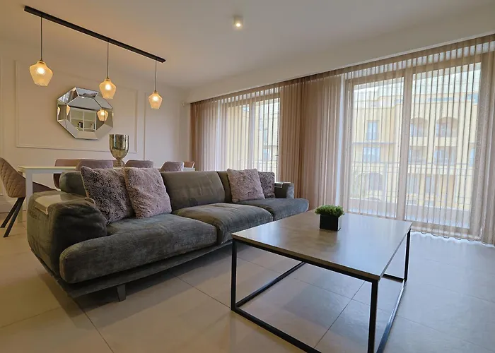 Stylish 3 Bed Partial Seaview * Saint Julian's