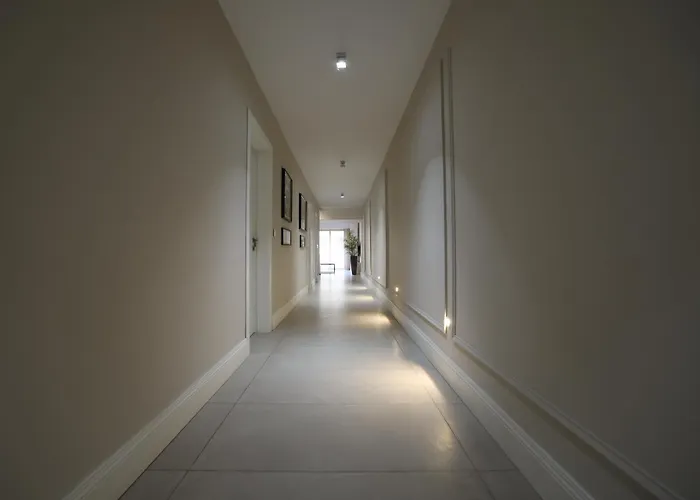 Stylish 3 Bed Partial Seaview *