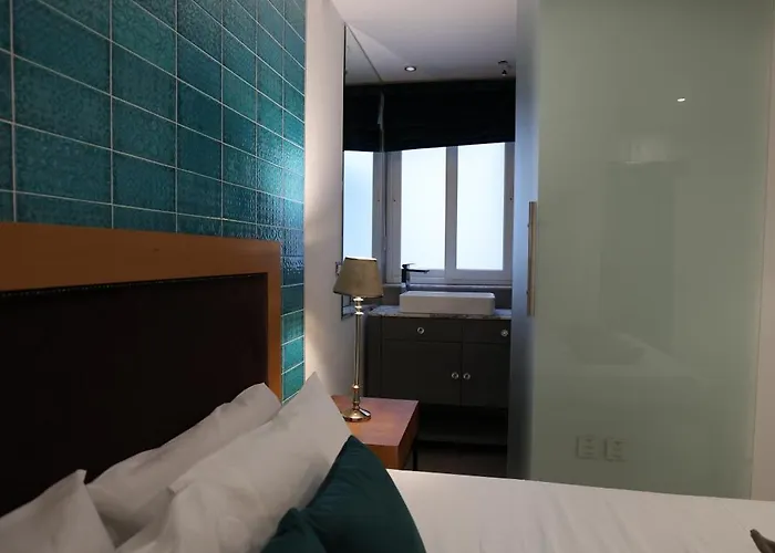 Stylish 3 Bed Partial Seaview